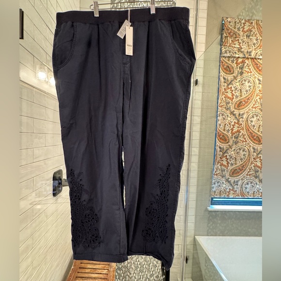 #NWT Chicos‎ ankle pants – navy – size 3 (16) cute eyelet detail - Picture 1 of 6